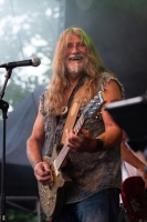 Steve Schneiderbanger (Schwarzenbach-S): Rythm-Lead Guitar